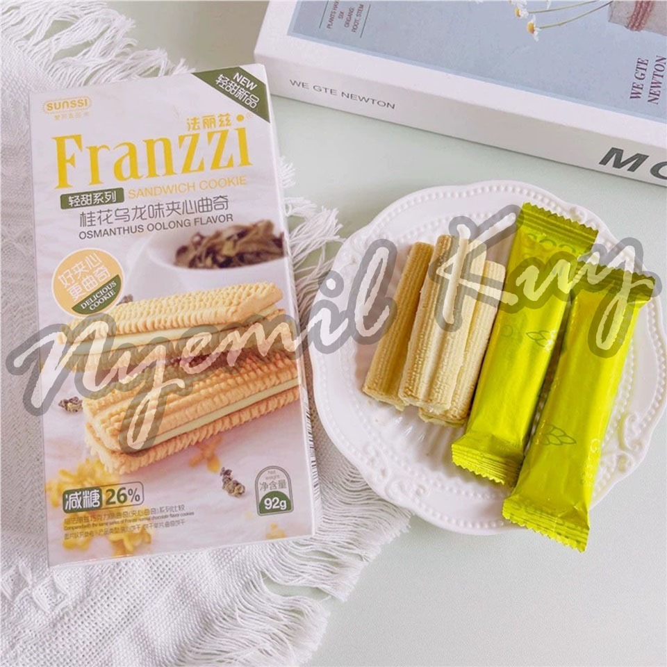 

Biskuit Franzzi Sandwich Rasa Osmanthus Oolong - Biscuit Franzzi Cookies 92g 法丽兹 夹心曲奇饼干 桂花乌龙味