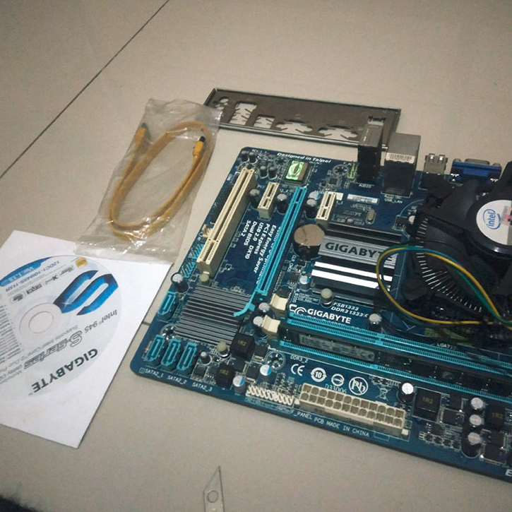 Paket Motherboard G41 Gigabyte + Proce Intel Xeon 3040 + Memori DDR3 4Gb