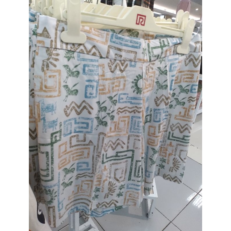 Celana Pendek Rayon  Bermotif Story Of Lily