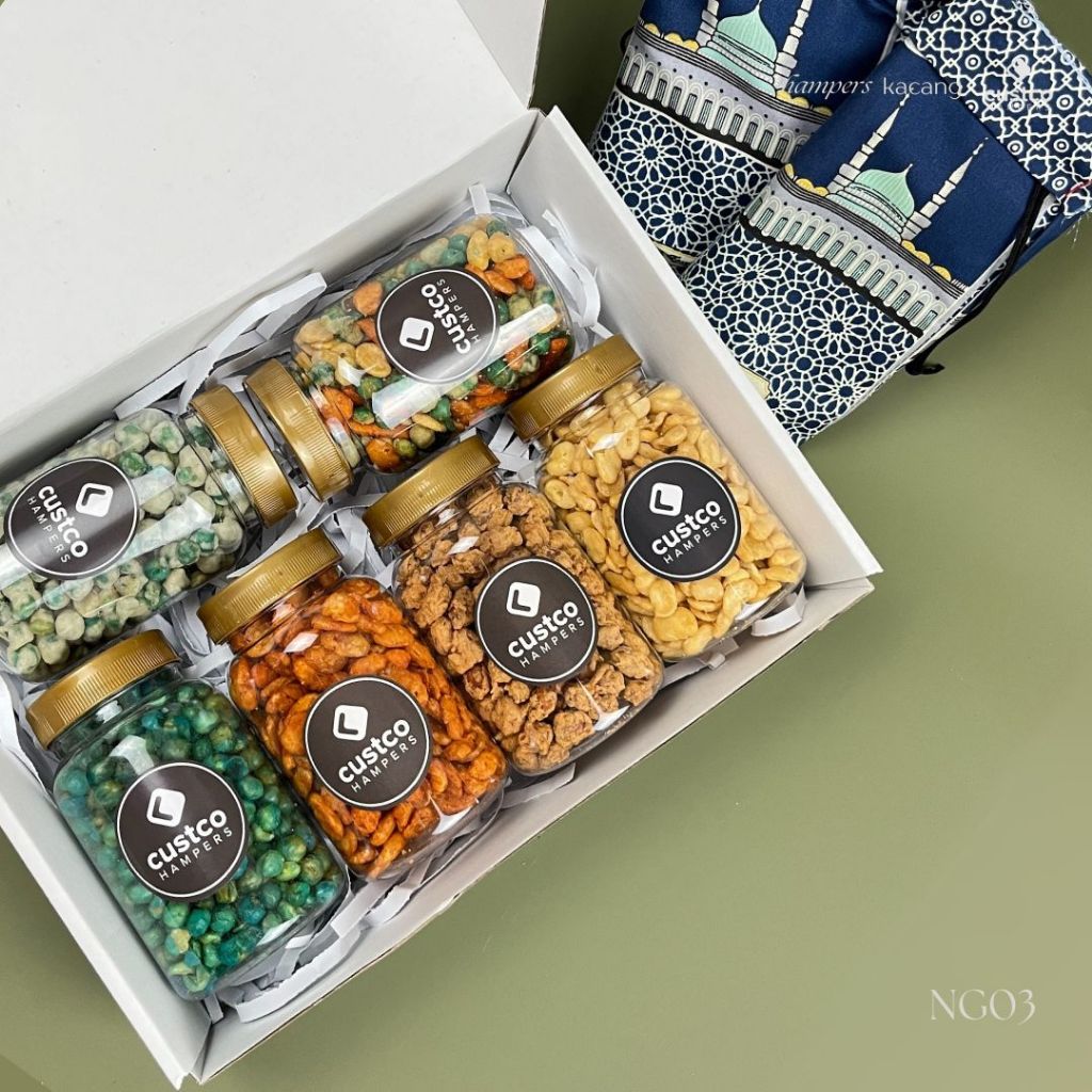 

Hampers Kacang + Sajadah | NG03 | Custco Hampers Lebaran | Giftbox Kacang | Parcel Ramadhan