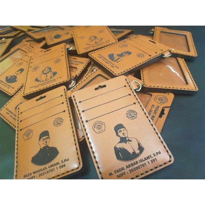 

ID CARD HOLDER KULIT ASLI COSTUM