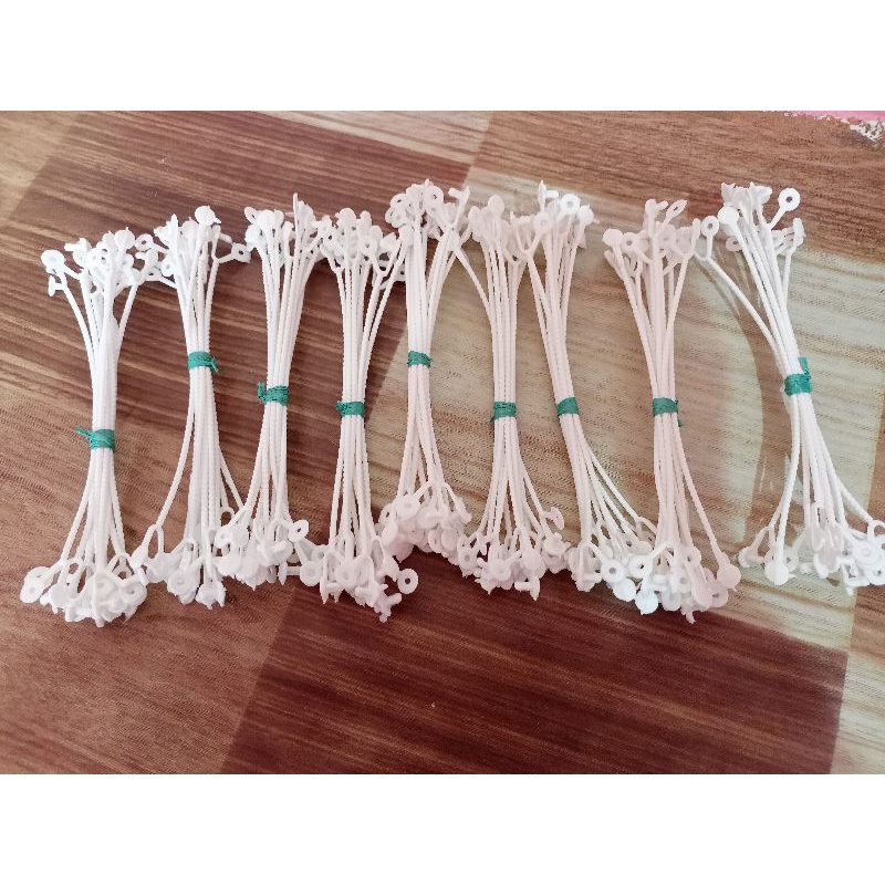 

Satu Ikat Tali Pelintir Isi 10 Pcs | Untuk Plastik Buket, Parcel dan lain lain