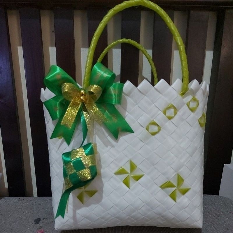 

Pitalebaran/pitahamperlebaran/keranjanganyaman