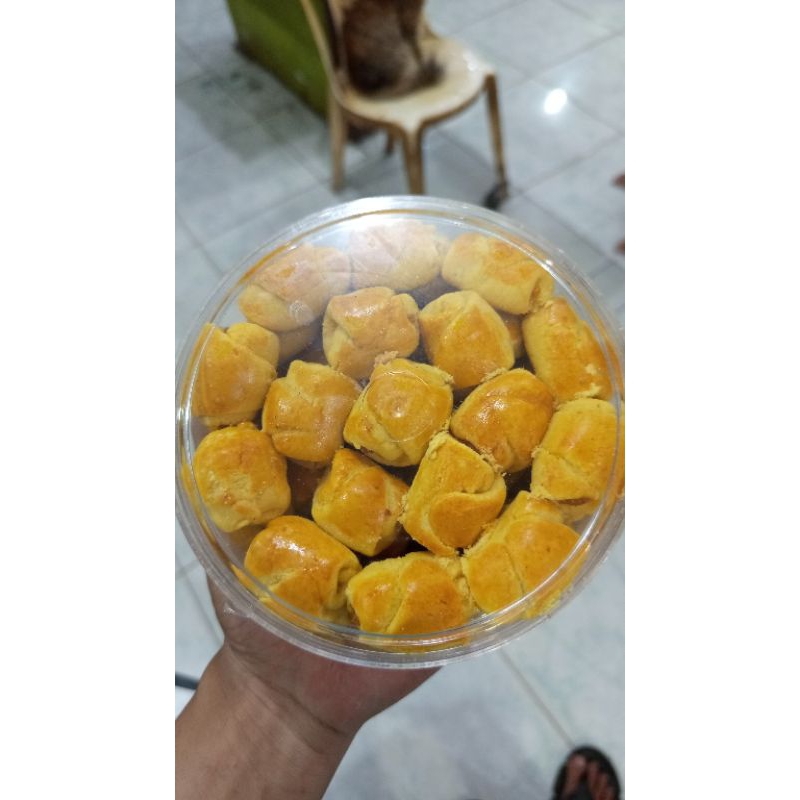 

Kue Nastar Lipet