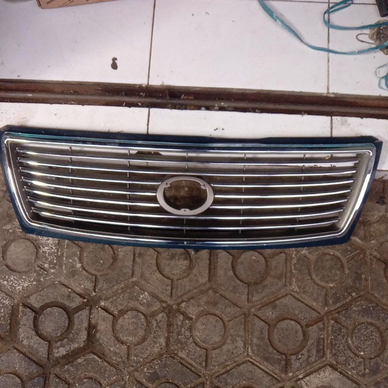 gril Toyota kijang kapsul krista 2000 2002