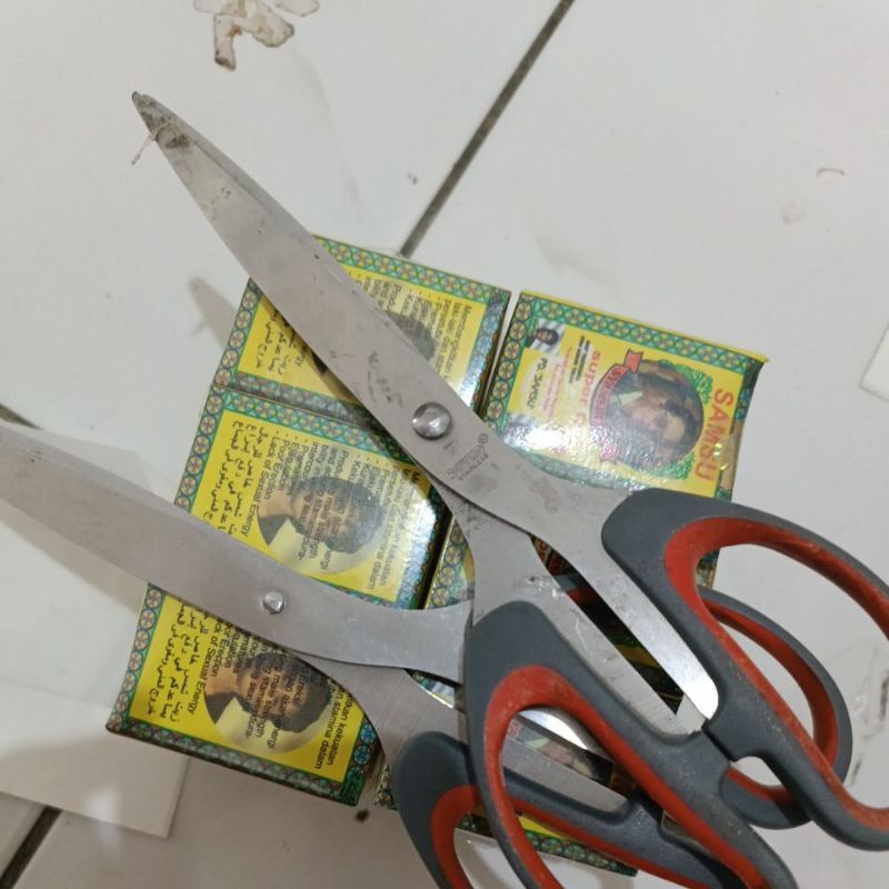 

Gunting perslop isi 12 oil(samsue)