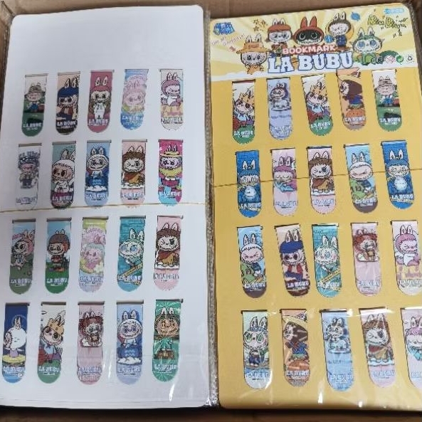 

PEMBATAS BUKU MAGNET MOTIF LABUBU | MAGNET LEMBARAN | 1LEMBAR ISI 20PCS