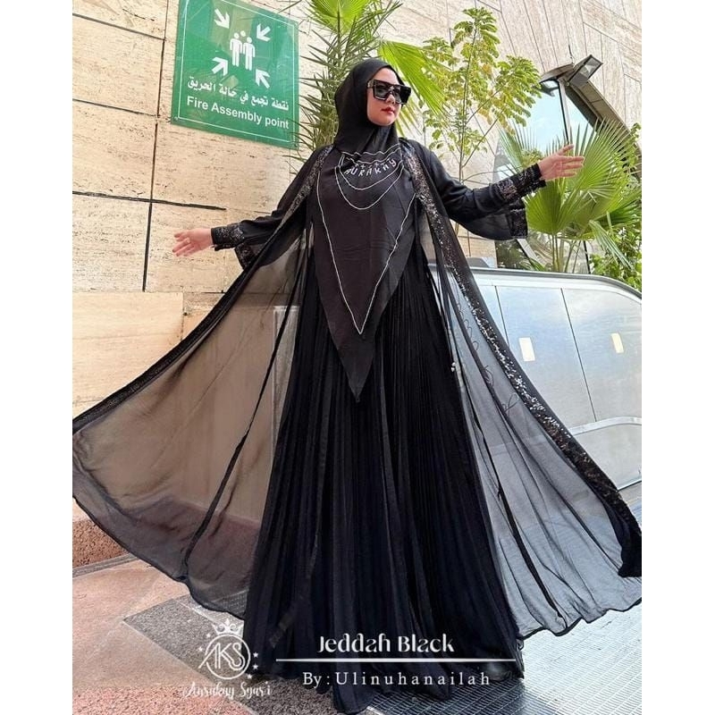 Jeddah Dress Black by Aurakay