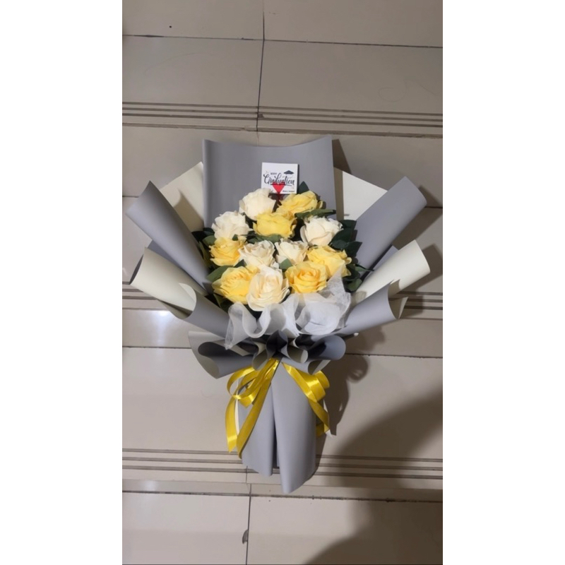 

buket bunga, buket wisuda, hampers, hadiah