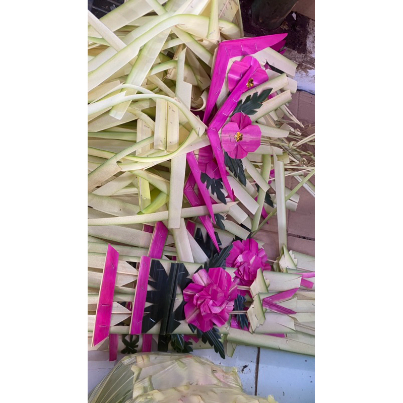 lamak / sampian gantung / ceniga / gantung-gantungan