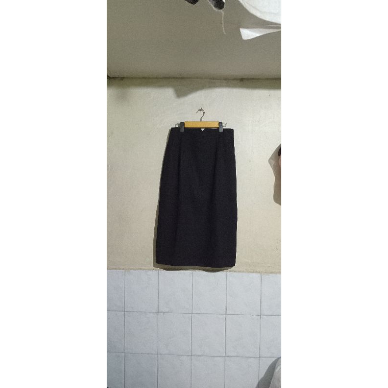 Rok Panjang Hitam Kain Pamatek Bekas Pakaian Preloved