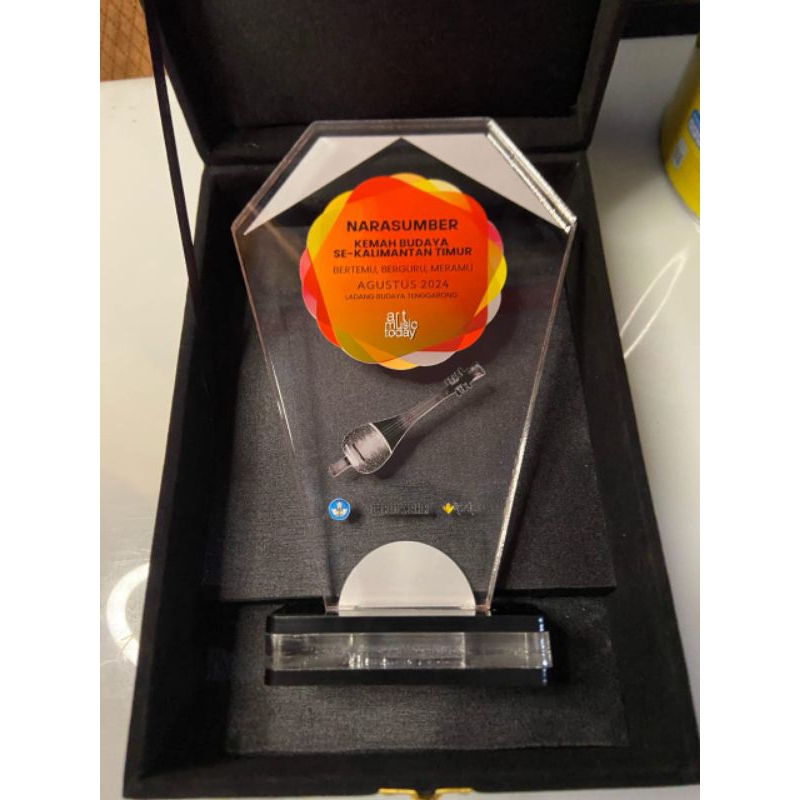 

Plakat Akrilik Custom + Box Bludur