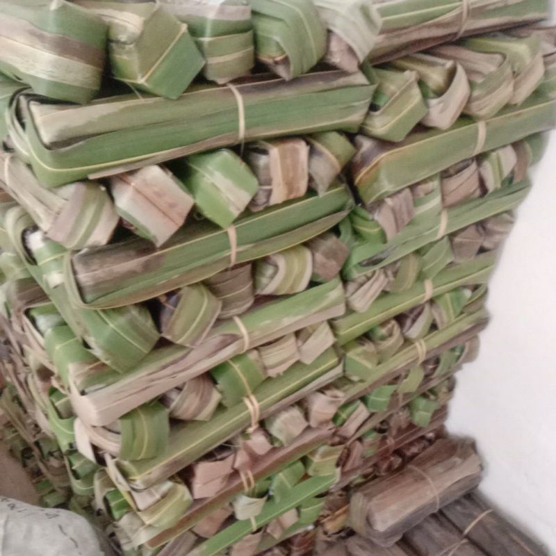 

Gula Aren Asli Kemasan Janur Pohon Kelapa