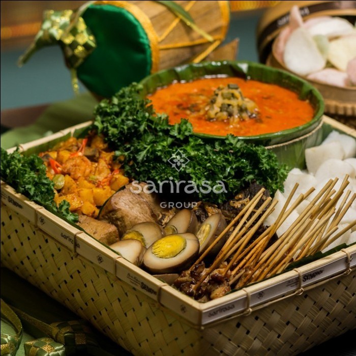 

Foodiesia Hampers Ketupat Campur Besek