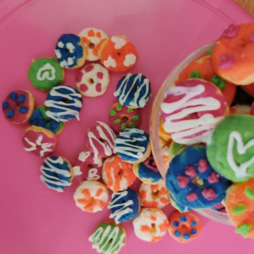 

Kue Lebaran Kue Kering Donat Mini Dengan topping cokelat Kaya rasa kemasan toples dan kiloan