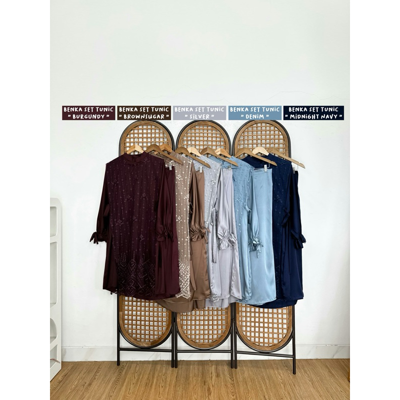 LOCANA LABEL BENKA SET