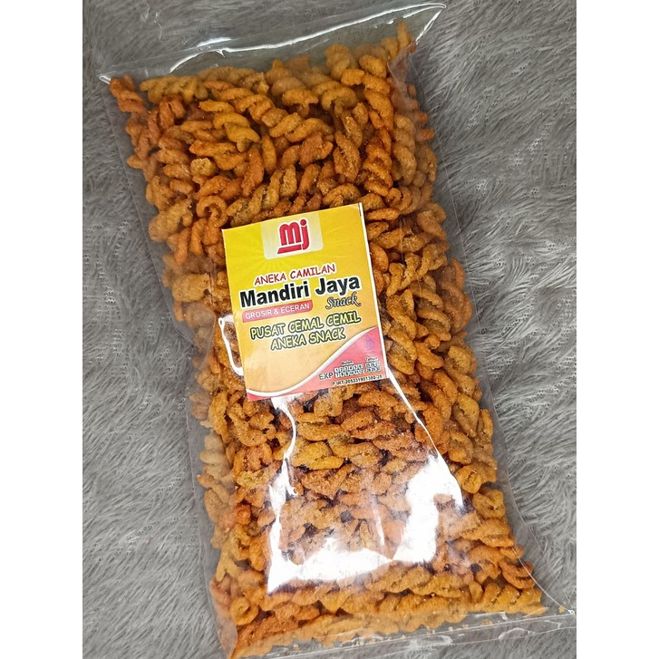 

Makaroni spiral / macaroni pedas by MJS grosir dan ecer snack