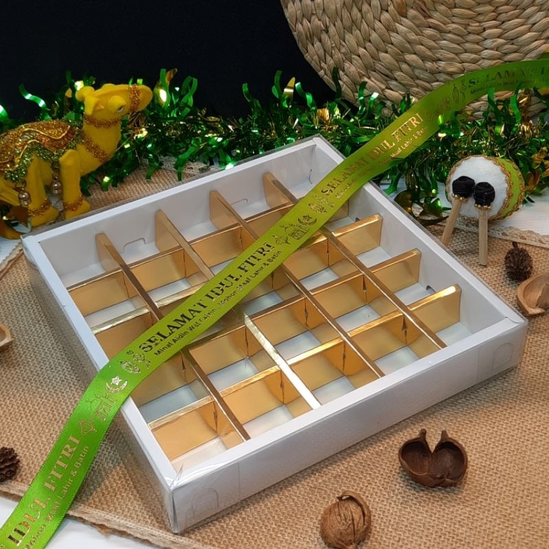 

( isi 5 box/ @ 11.000 ) DUS/BOX NASTAR SEKAT PUTIH 25 HOLES