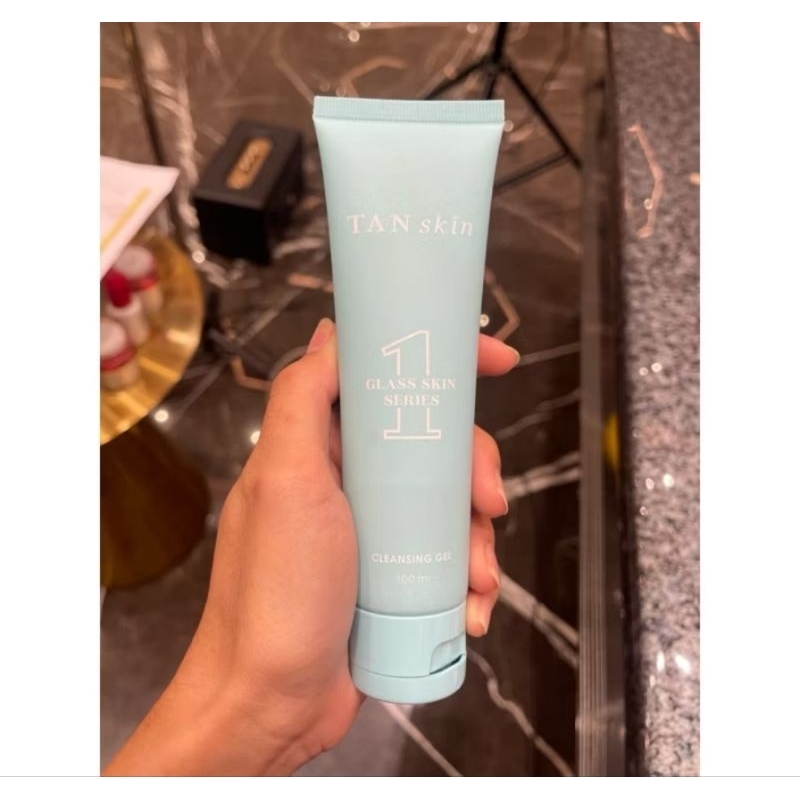 glass skin cleansing gel by tan skin
