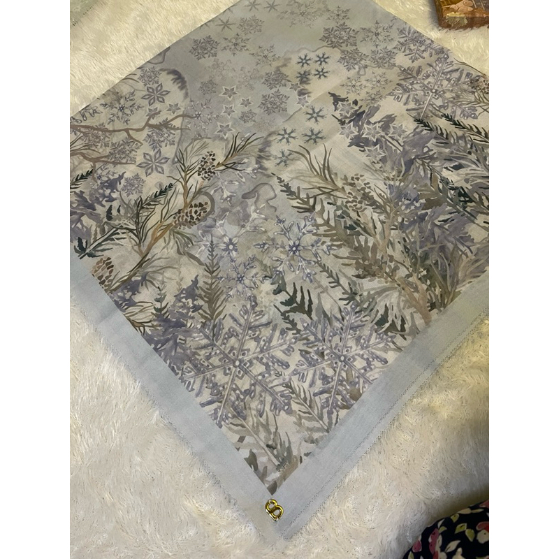 PRELOVED BUTTONSCARVES FROZEN ICE WATER