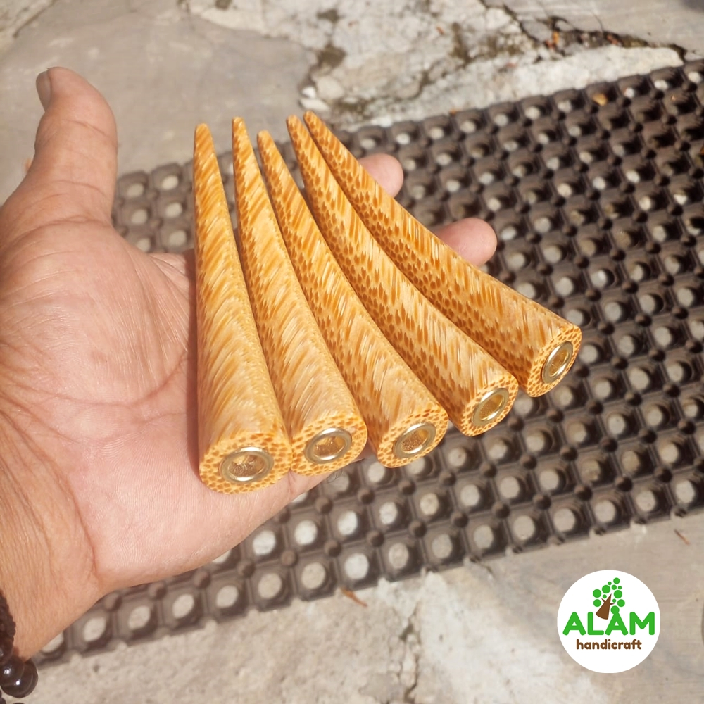Pipa Kayu Liwung Kalimantan Lengkung
