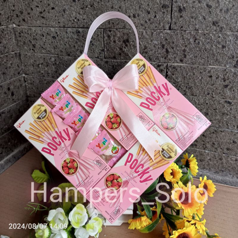 

[ Bisa COD ] Pocky Love Strawbery + Yupi // Hampers // kado // Hadiah // Pocky Viral