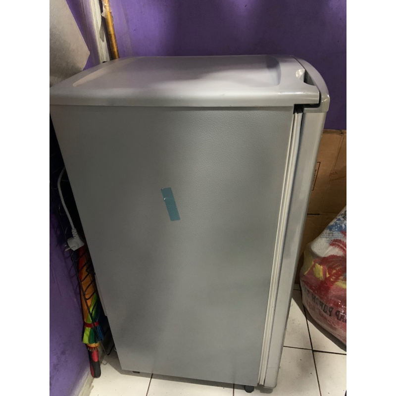 freezer merk aqua 4 tingkat