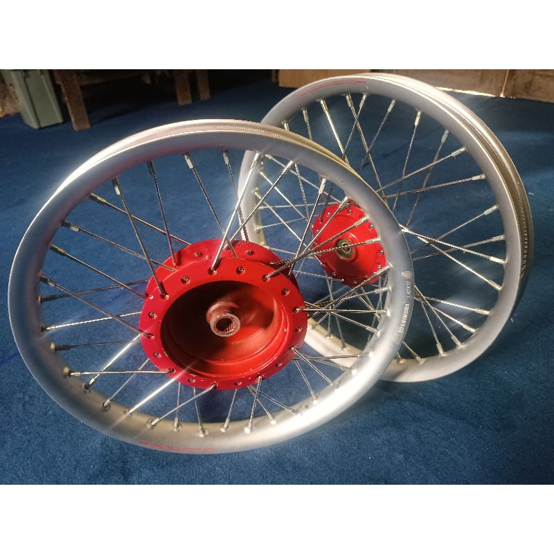 Velg Veleg Velk Velek Pelg Pelk Jari Jari Ring 17 Beat Scoopy Vario 125 150 FI Yoshimura 140x17 Sett