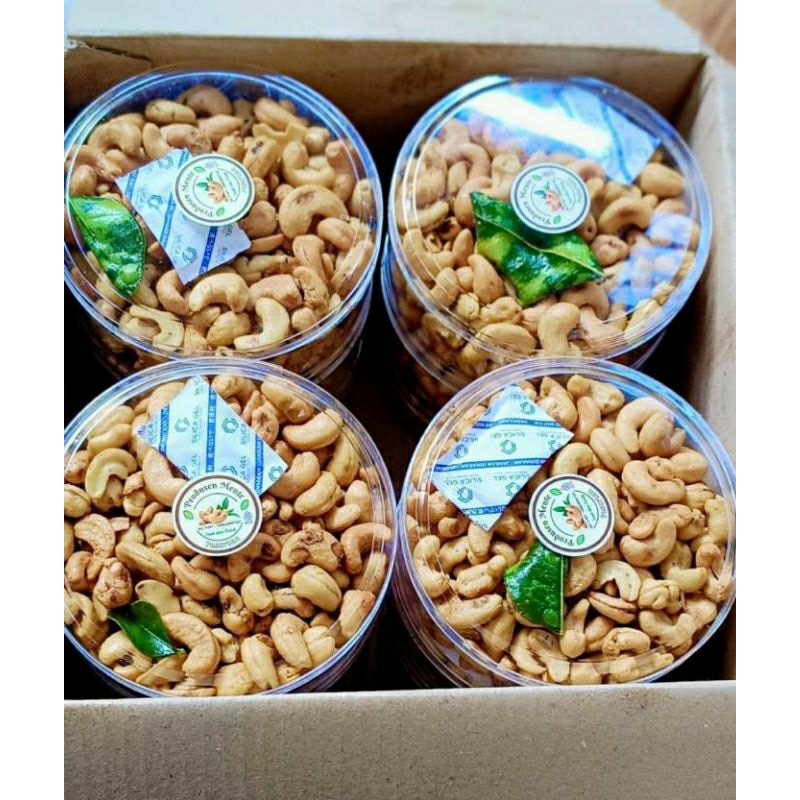 

Kacang Mente Kemasan Toples 250gr / Camilan Santai / Kue Lebaran