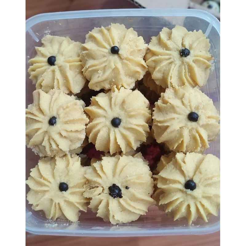 

Kue kering bunga kue lebaran