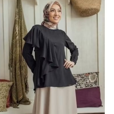 sienna blouse wearing klamby