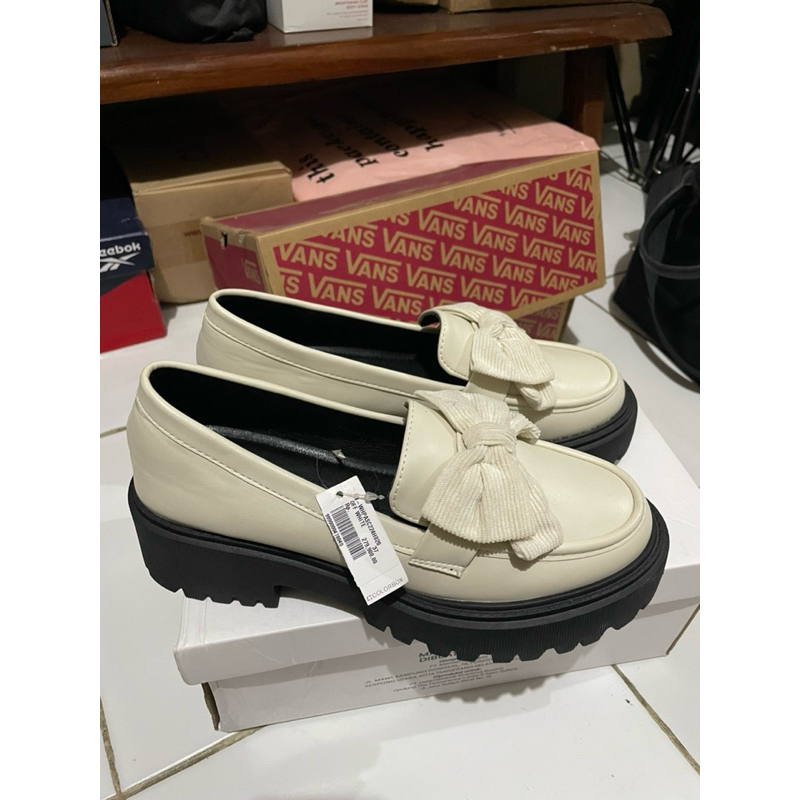 loafers shoes sepatu colorbox cream