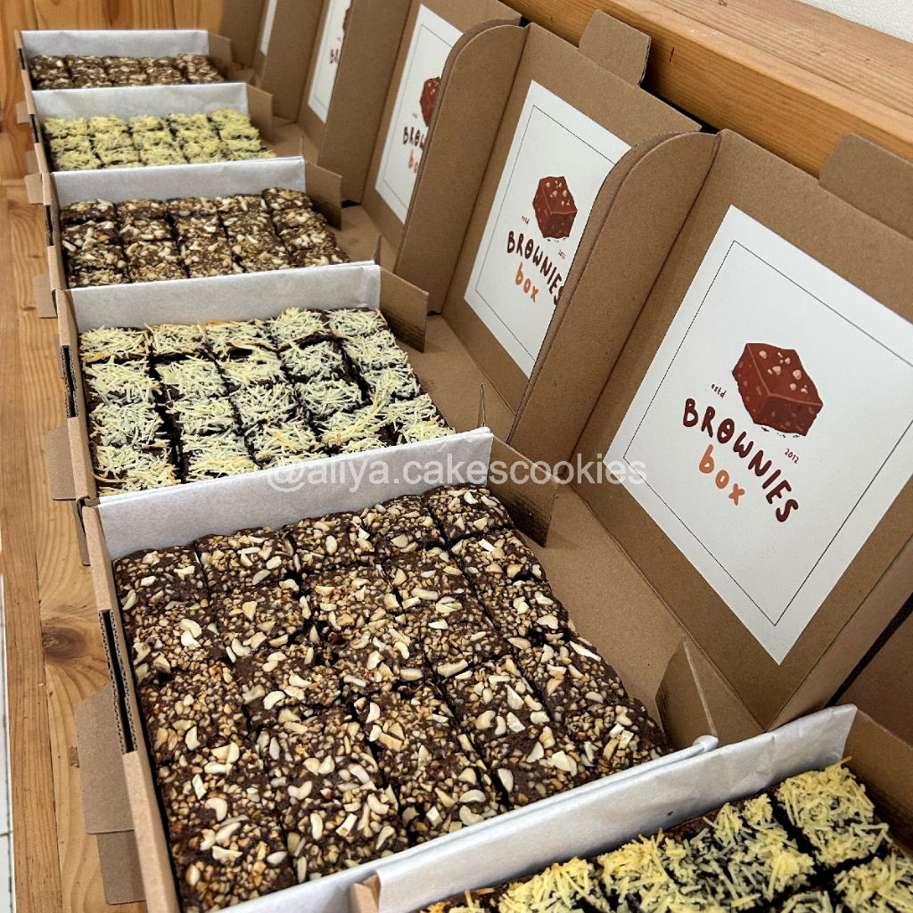 

Premium Brownies Box ukuran 20x20cm | Brownies Bakar