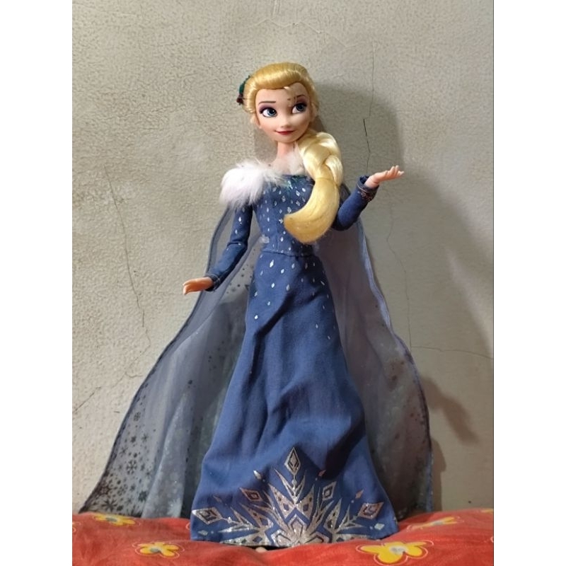 Disney Store doll Elsa Frozen preloved doll