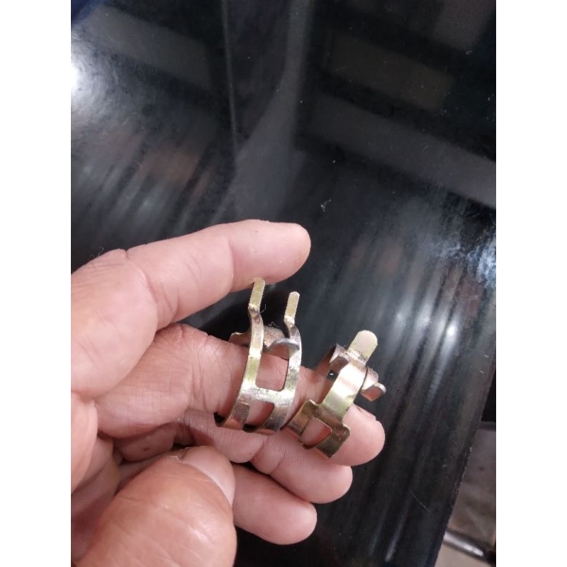 JEPITAN SELANG SAMBUNGAN TABUNG OLI SAMPING SUZUKI RC100 RC80 BRAVO