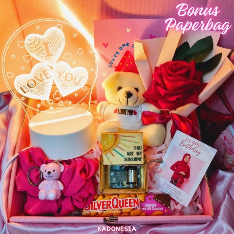 

Hampers Anniversary Kado Romantis / Hadiah Pacar Giffbox Cewek Pink ( SASHA )