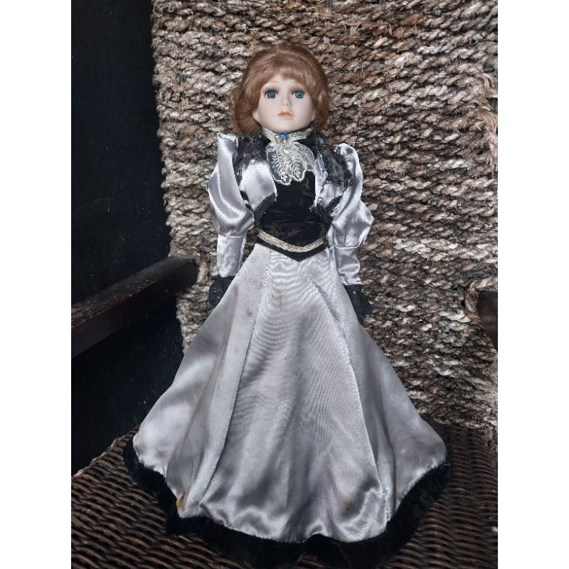 boneka doll porcelain porselen kramik limited edition