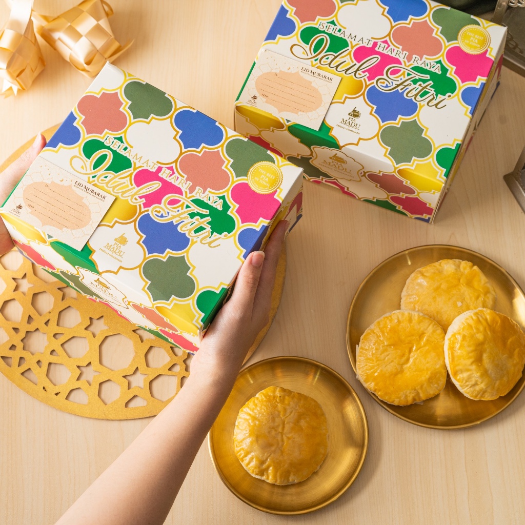 

Pia Madu Idul Fitri Hamper - Salam Box B (1 box isi 10 pcs)