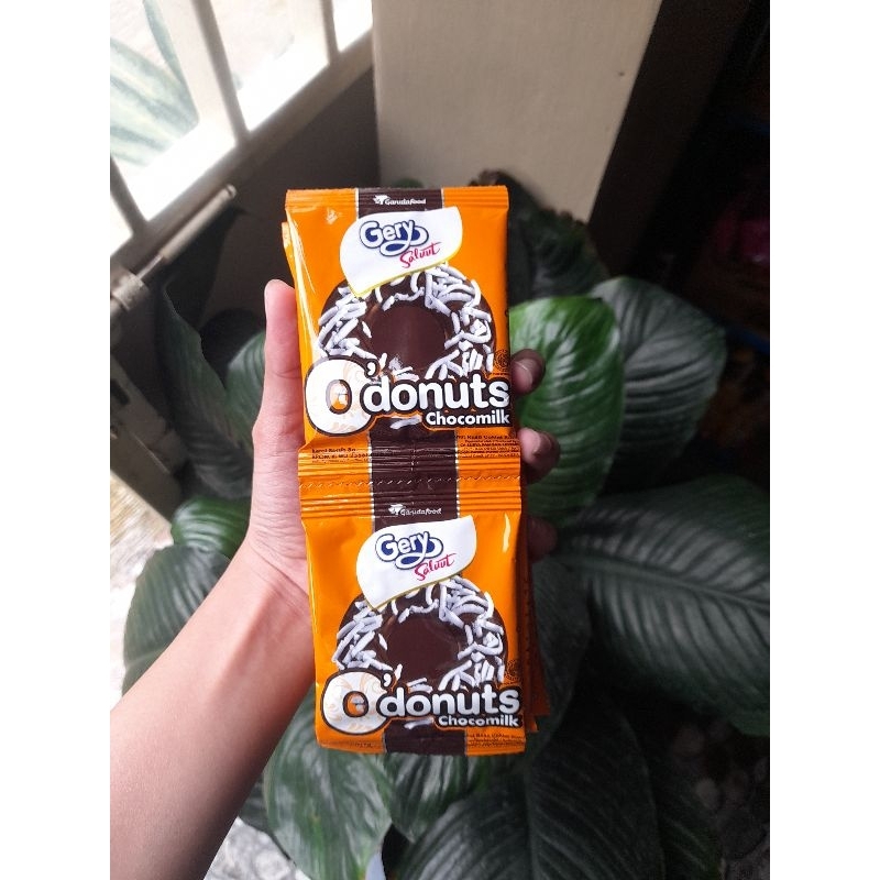 

Gery Salut Donat Cokelat (isi 20) Biskuit Cemilan Snack