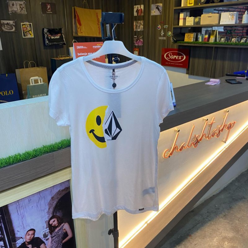 Kaos VOLCOM Ladies ORIGINAL Tshirt Atasan Wanita - GCT EMOTIS Putih