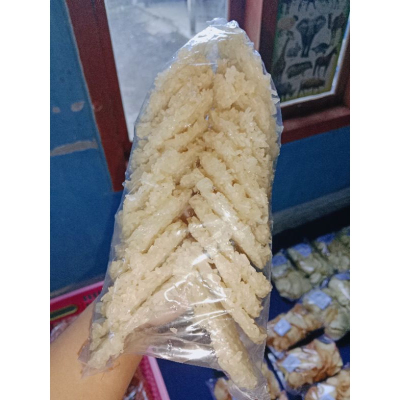 

RENGGINANG MENTAH BAWANG RENYAH DAN MEKAR