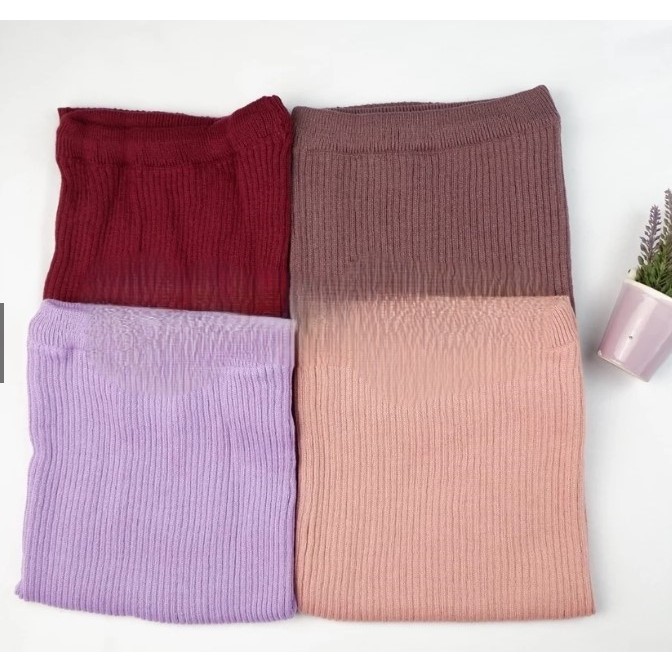 ROK RAJUT LILAC