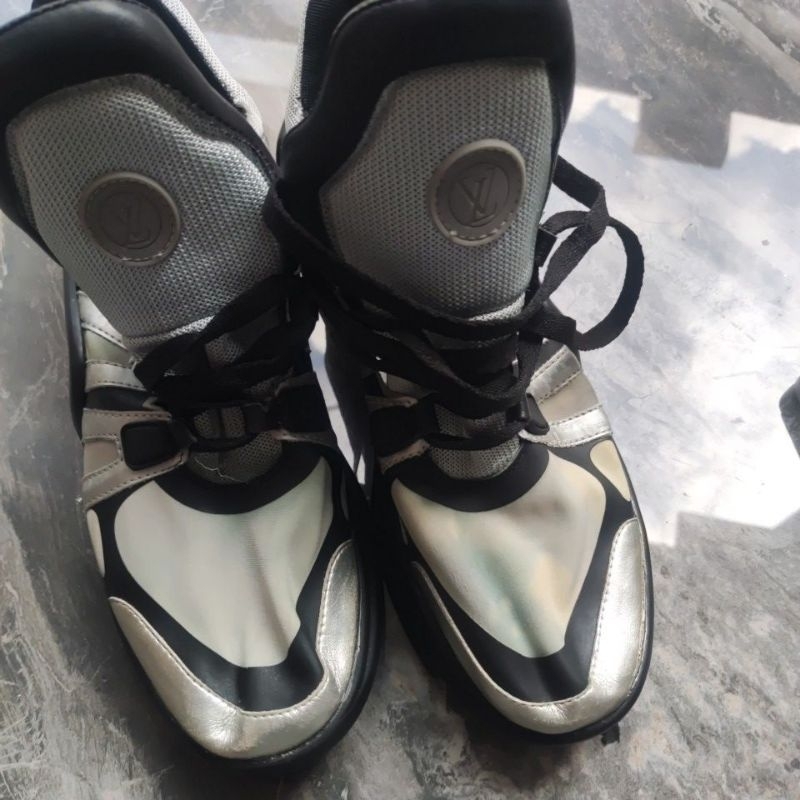 sepatu Louis Vuitton bekas pakai zise 41 / 42 insole 265