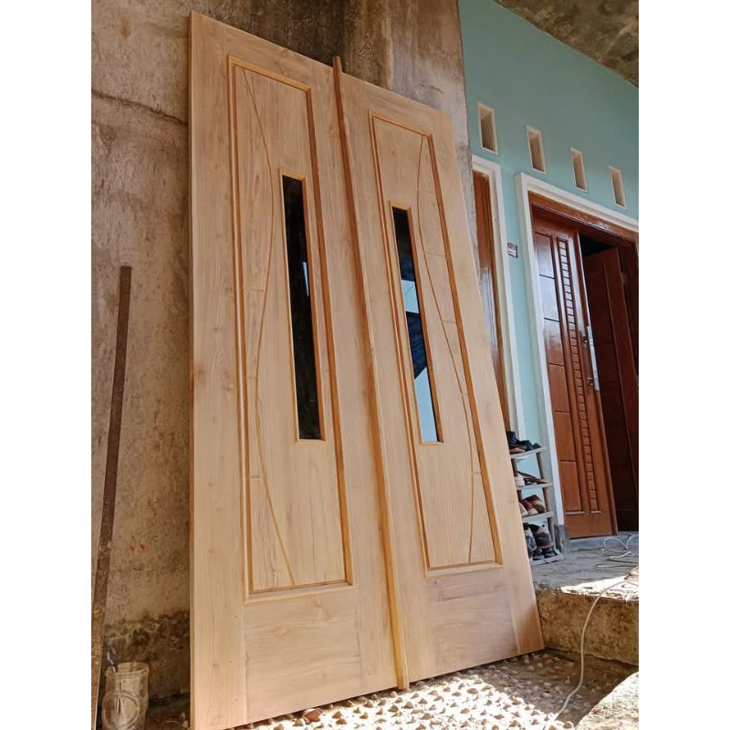 Pintu Kupu Tarung Minimalis