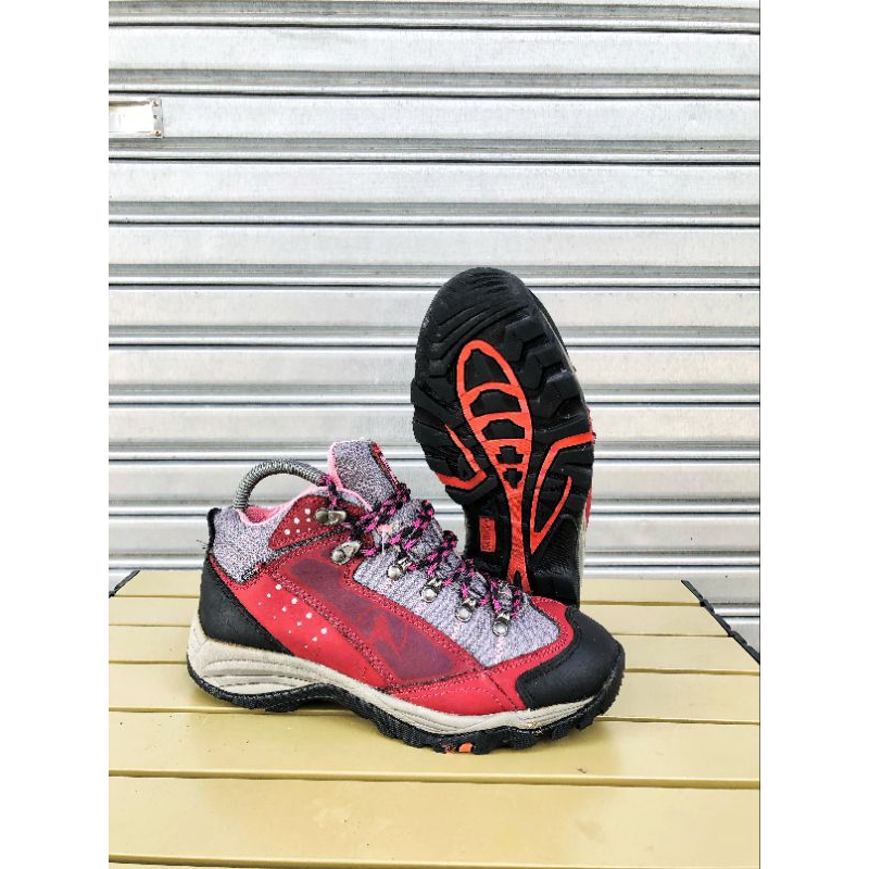 Sepatu Gunung Leisure time