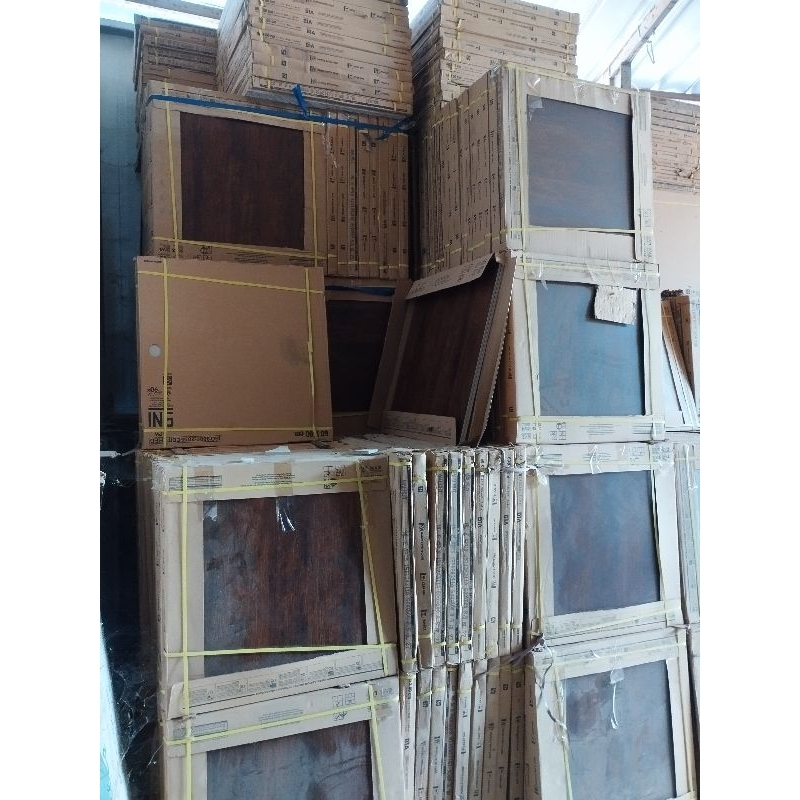 Granit Indogress 60x60 Walnut Matt Motif Kayu