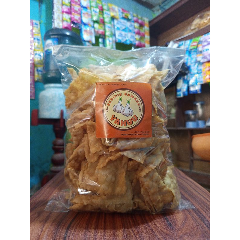

keripik bawang yahuu. gurih dan renyah