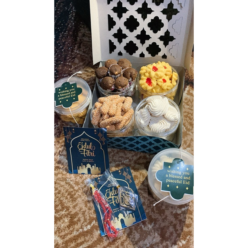 

HAMPERS KUE LEBARAN IDULFITRI ISI 4