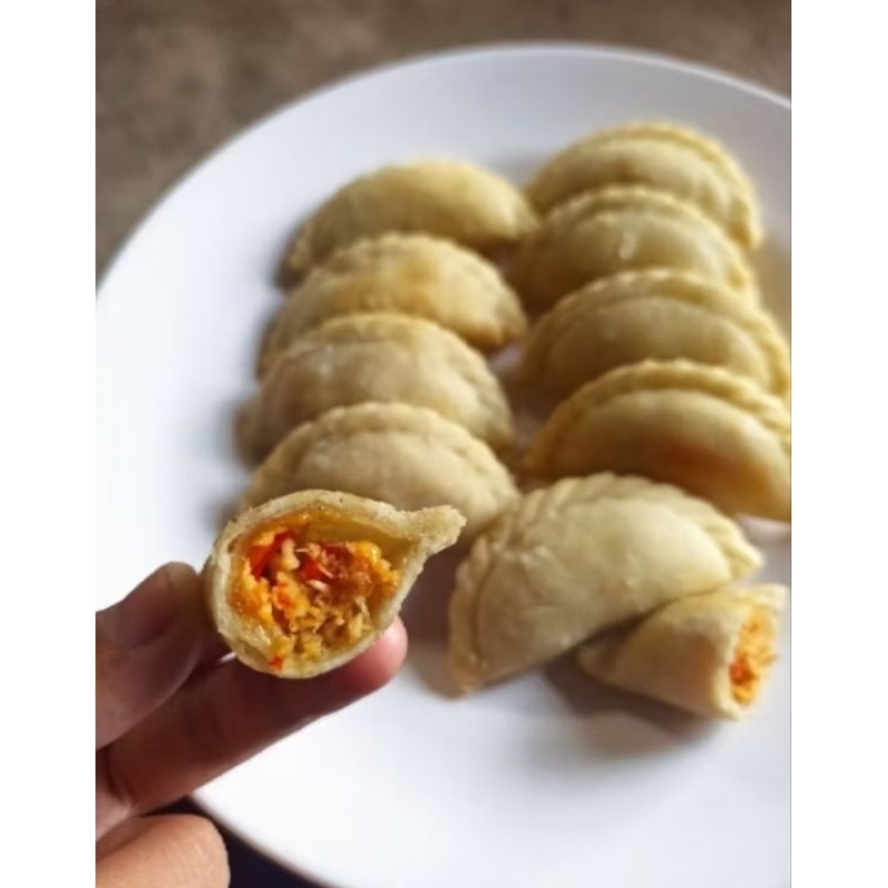 

Cireng isi ayam suwir pedas