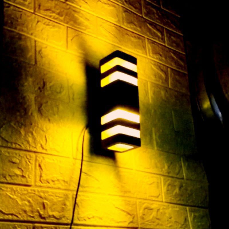 LAMPU HIAS DINDING TERAS MINIMALIS